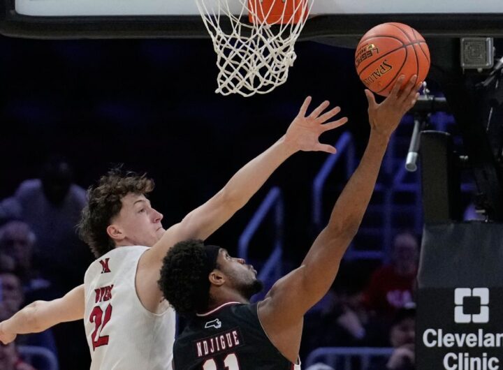 Miami (Ohio) dealt 1st loss of season by UMass in MAC tourney