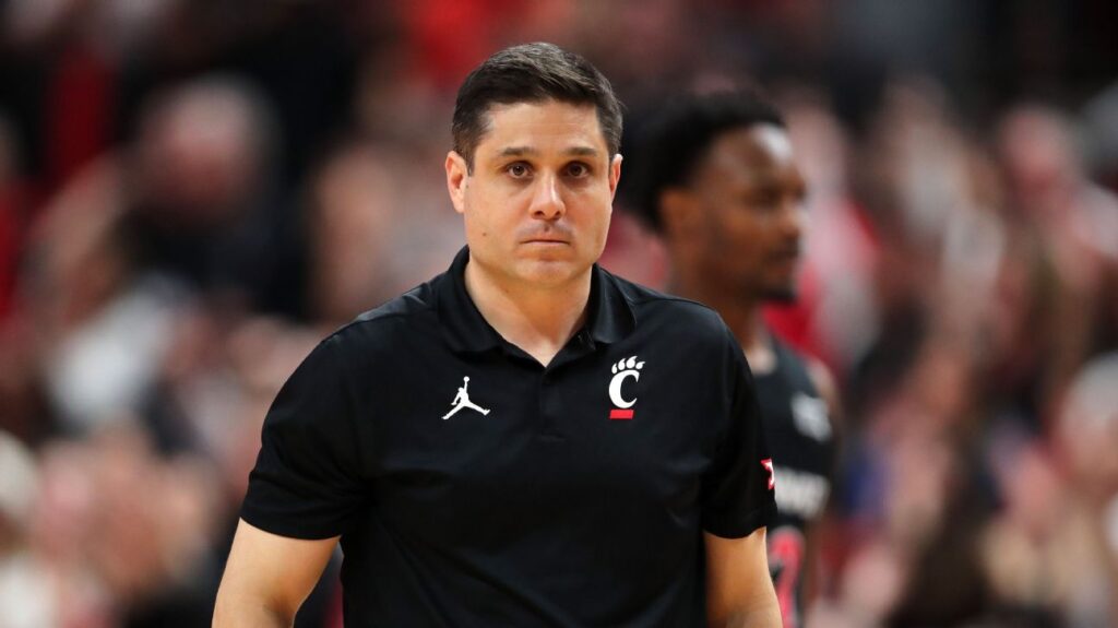 Tracking the latest men's college basketball coaching carousel buzz