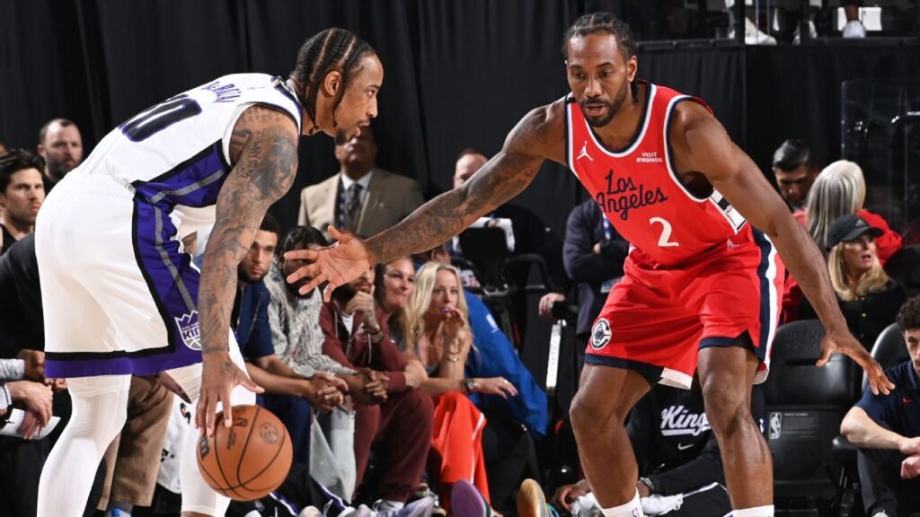 Kawhi Leonard leaves Clippers' loss with sprained left ankle