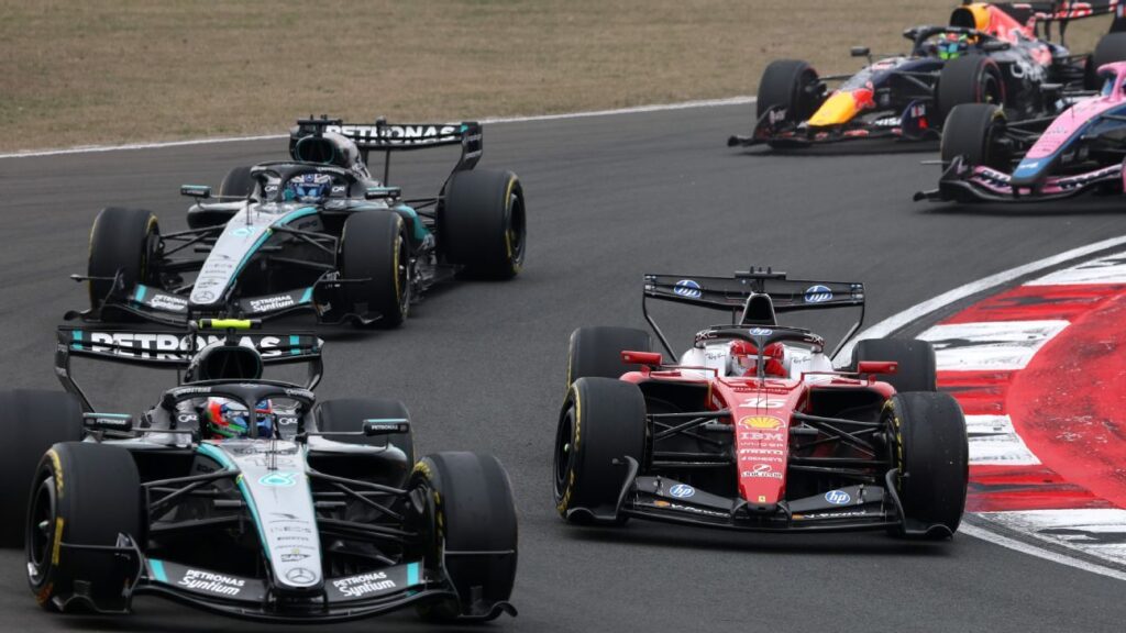Chinese Grand Prix LIVE: Latest updates as Antonelli stays in lead, Hamilton on his shoulder