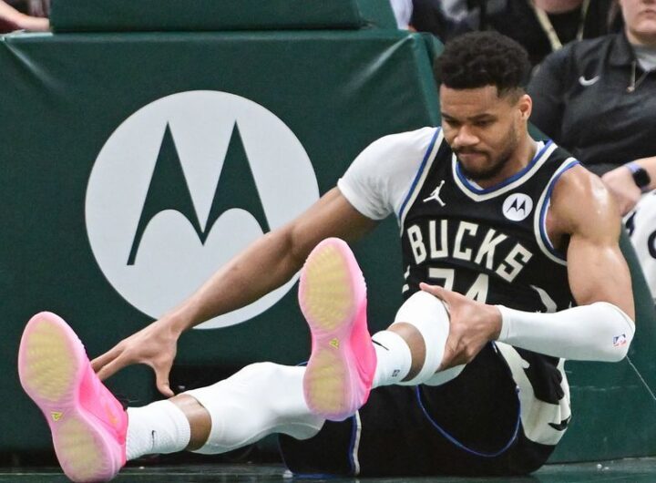 Giannis Antetokounmpo exits Bucks' win after awkward landing