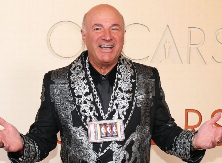 Kevin O'Leary wears card featuring Jordan, Kobe, LeBron at 98th Academy Awards