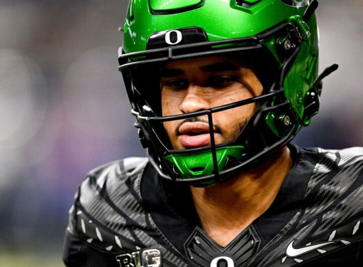 Oregon's Dante Moore seeks support for mental health services