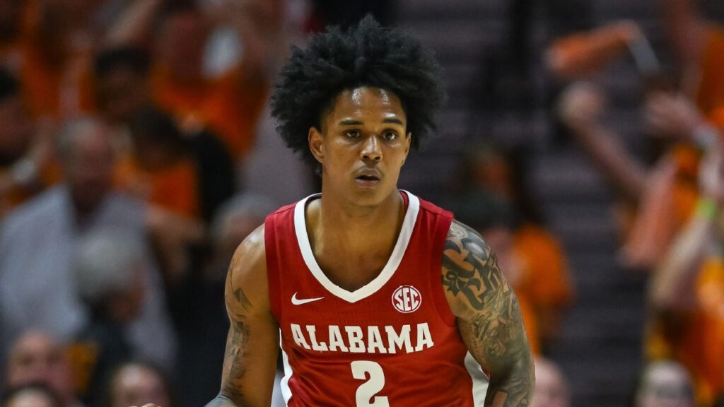 Alabama preparing to play without Aden Holloway after arrest