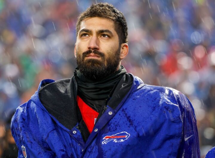 DE AJ Epenesa signing 1-year deal with Browns, source says
