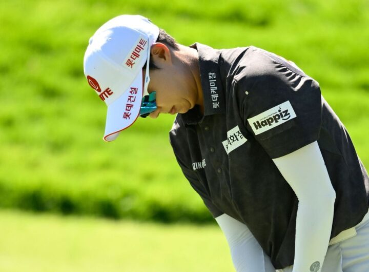 Hyo Joo Kim eagles 18th hole, leaders Founders Cup by 2 shots