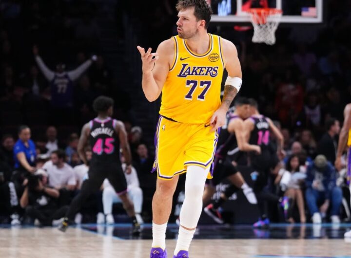 Luka Doncic puts up 60 vs. Heat as Lakers' win streak hits 8