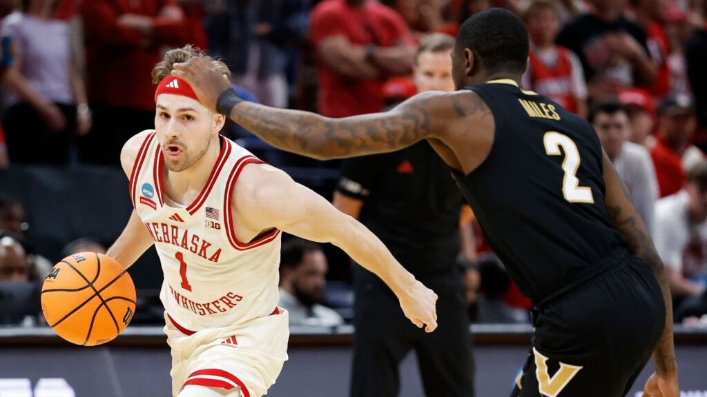 Vanderbilt's half-court heave rims out, sending Nebraska to Sweet 16