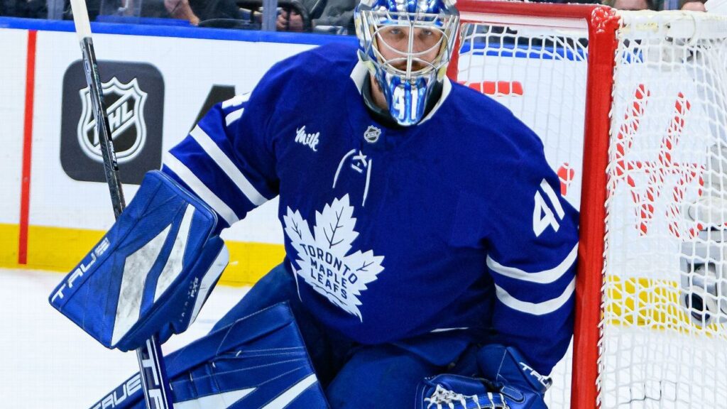 Leafs' Anthony Stolarz out after taking puck to throat