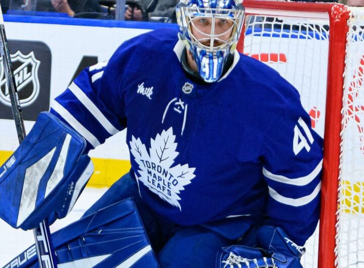 Leafs' Anthony Stolarz out after taking puck to throat