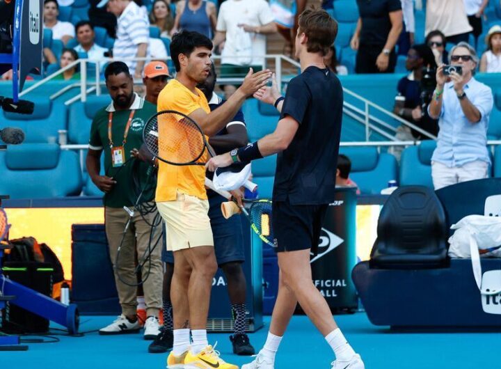 Alcaraz loses to Sebastian Korda in third round of Miami Open