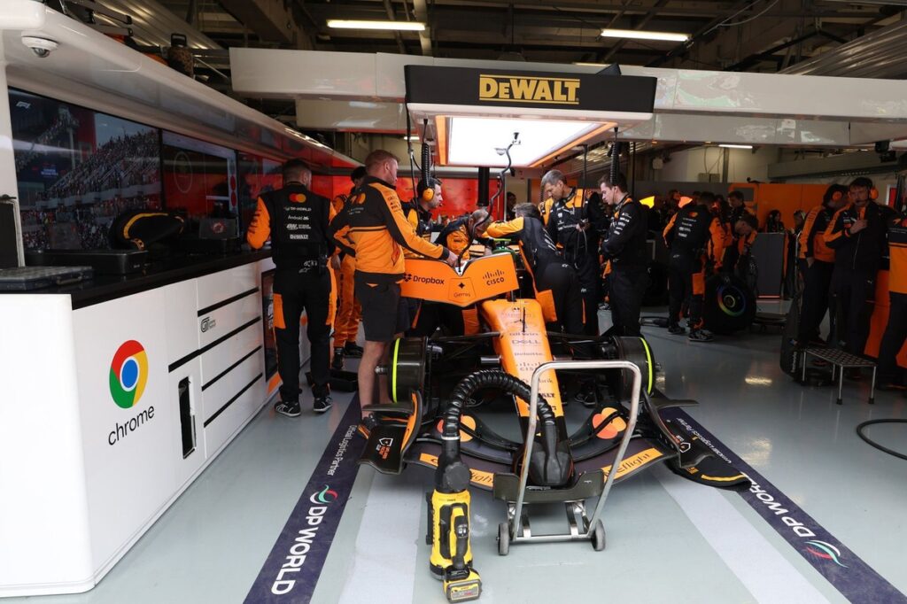McLaren drivers explain what led to double DNS at F1 Chinese GP