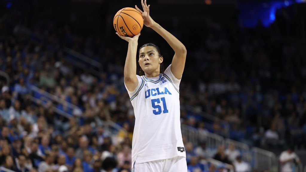 Lauren Betts erupts for 35 as UCLA rolls past Oklahoma State