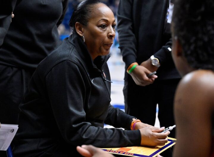 Syracuse HC says frequently being in UConn's bracket 'unacceptable'