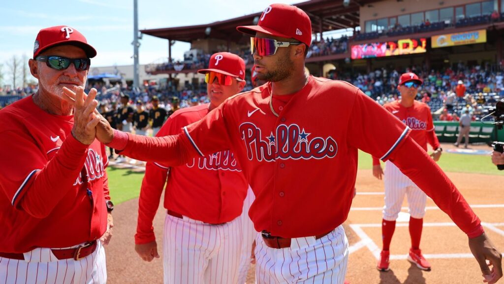 Rookie Justin Crawford to start in center field for Phillies