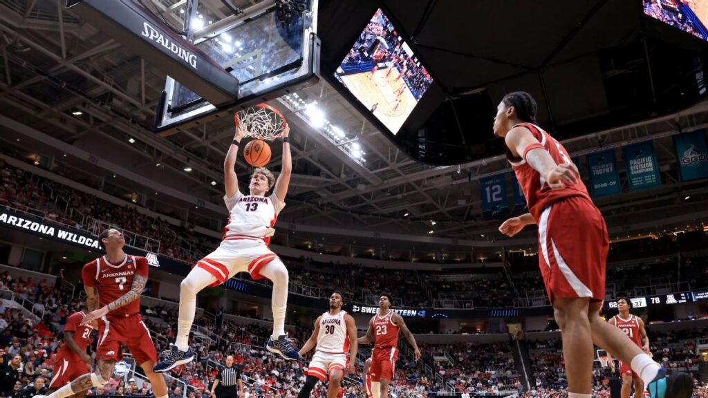 Arizona beats Arkansas by 21 in NCAA tournament Sweet 16