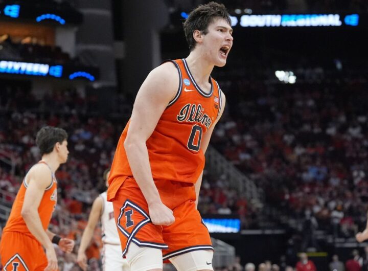 Illinois defense gets tough, ousts Houston to reach Elite Eight