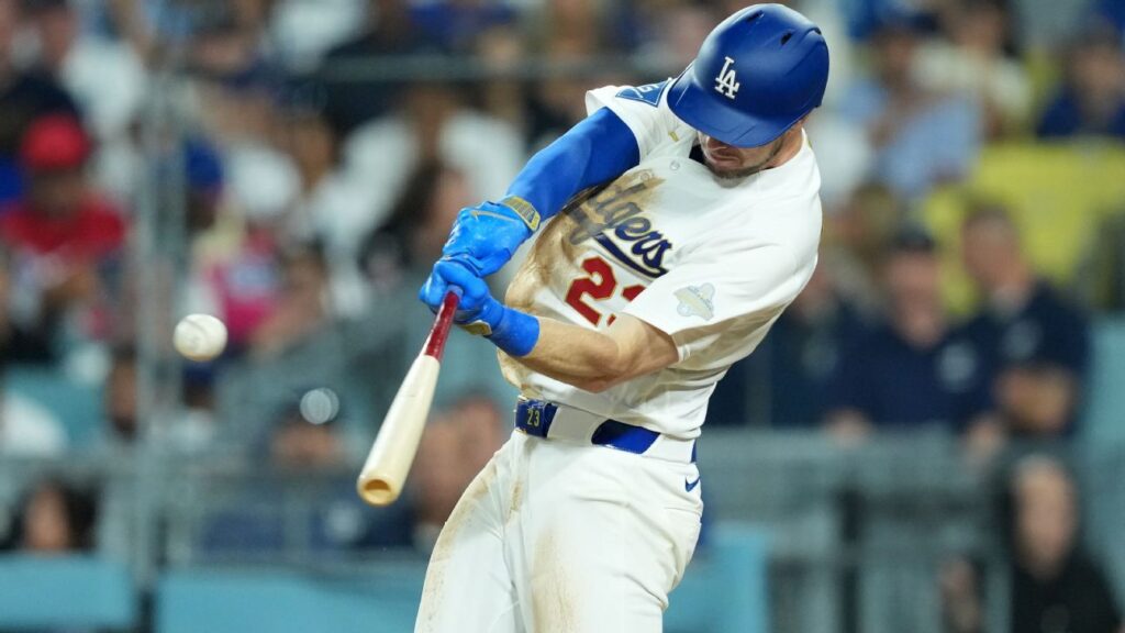 Kyle Tucker getting into groove as Dodgers begin three-peat quest
