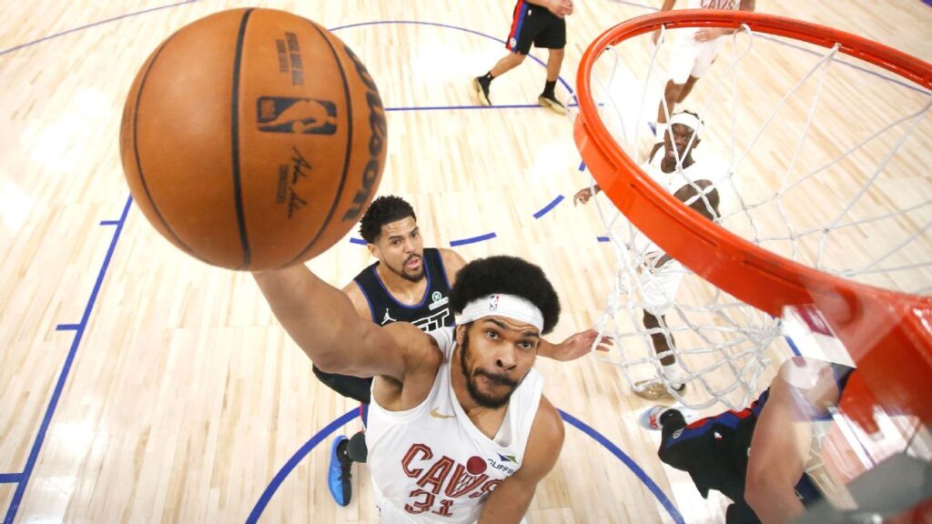 Jarrett Allen lifts Cavs in return from injury, nets 18 in blowout over Heat