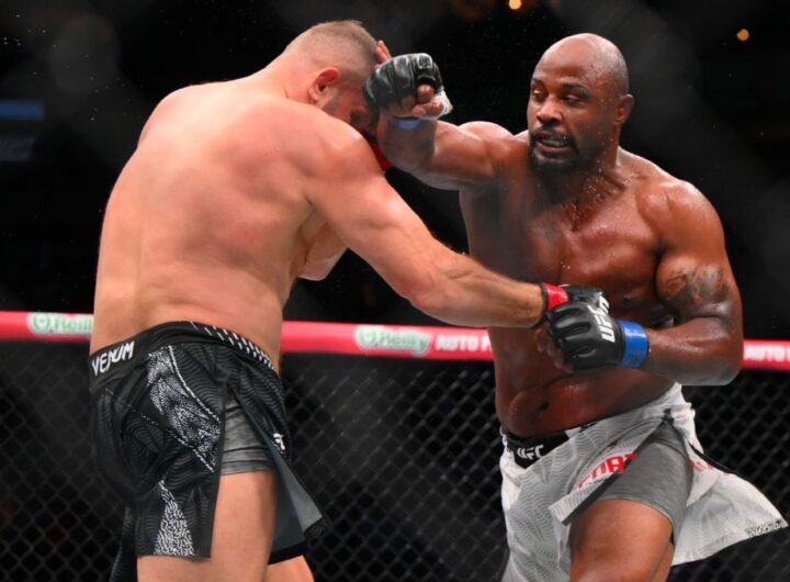 UFC's Fortune called back to cage after wrong winner declared