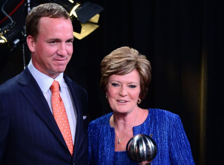 Peyton Manning: Pat Summitt changed my life