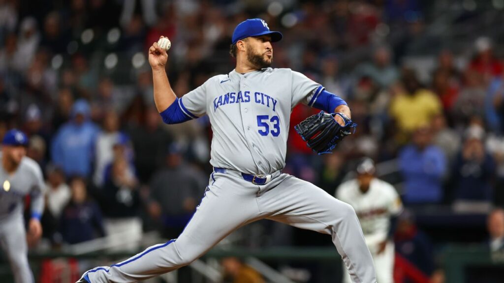 Fantasy baseball news: Concern for Estevez as Royals' closer blows save