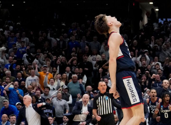 UConn rallies, stuns Duke on last-second 3 to reach Final Four