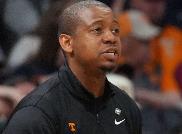 Sources: NC State expected to hire Justin Gainey as coach