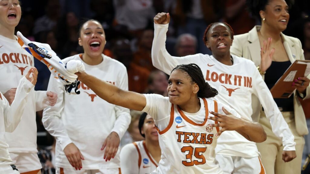 Texas routs Michigan to make Final Four for 2nd straight year