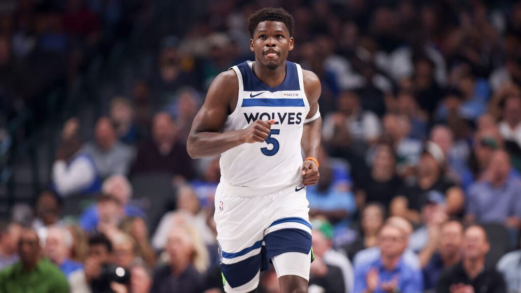 'Nature calls': Anthony Edwards misses tipoff in return