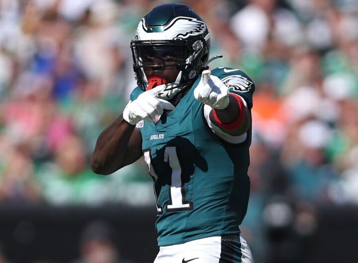Patriots' Mike Vrabel doesn't dismiss A.J. Brown trade talk