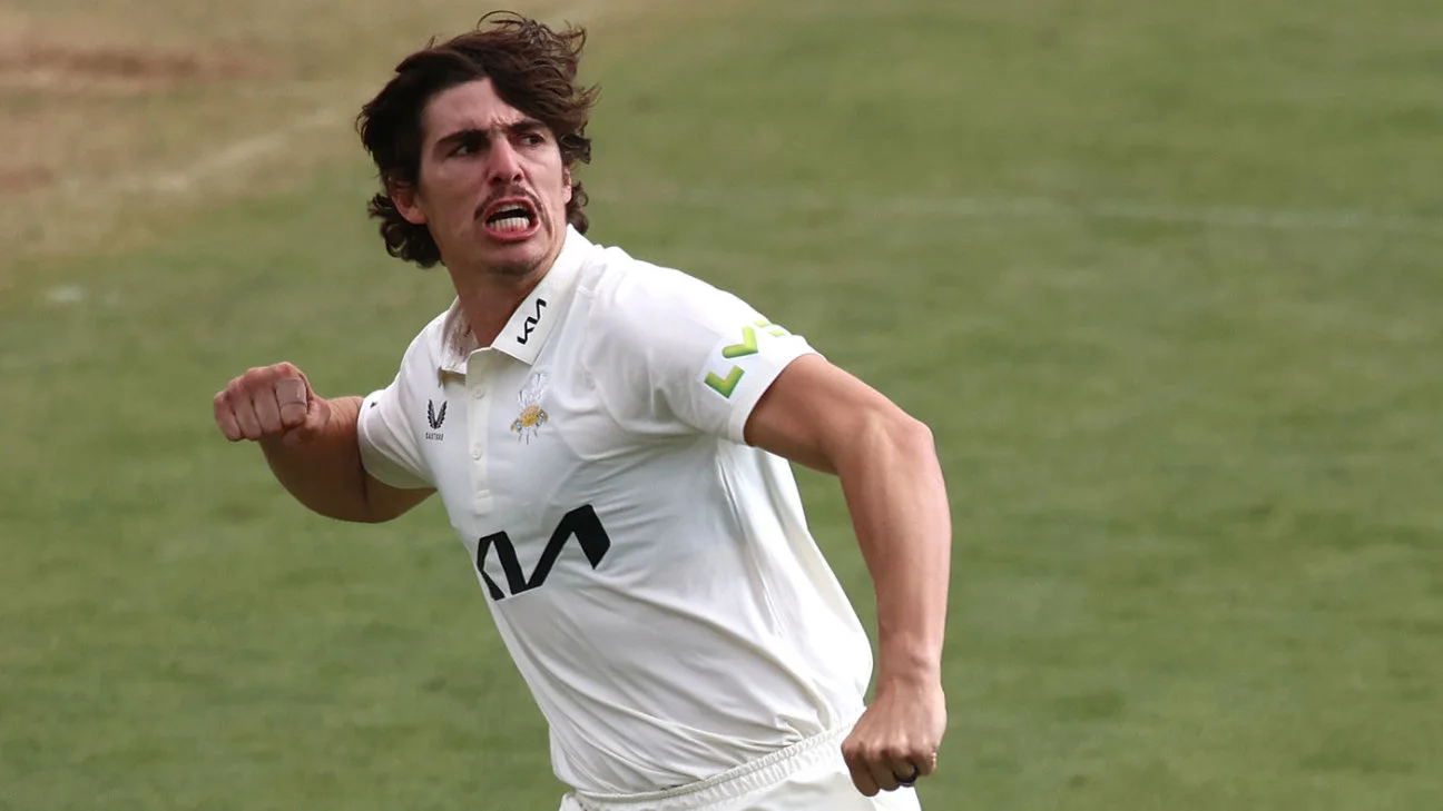 Rothesay County Championship - Sean Abbott returns to Surrey for fourth stint