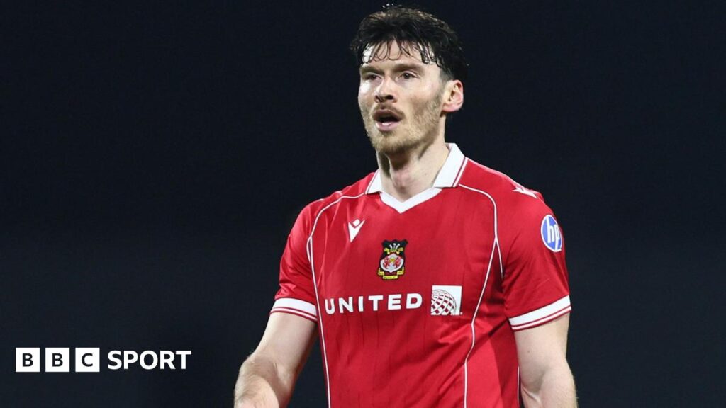 Kieffer Moore: Wrexham striker out of Wales' World Cup play-offs