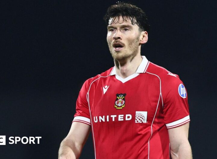 Kieffer Moore: Wrexham striker out of Wales' World Cup play-offs