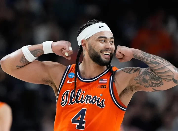 Andrej Stojakovic scores 21 as No. 3 seed Illinois beats 11th-seeded VCU 76-55 to reach Sweet 16