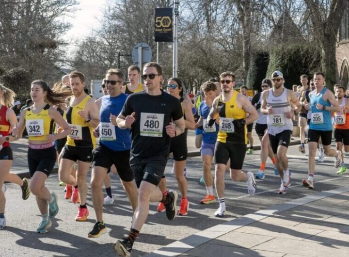 Hamish Hickey and Annabel Simpson win Scottish half-marathon titles