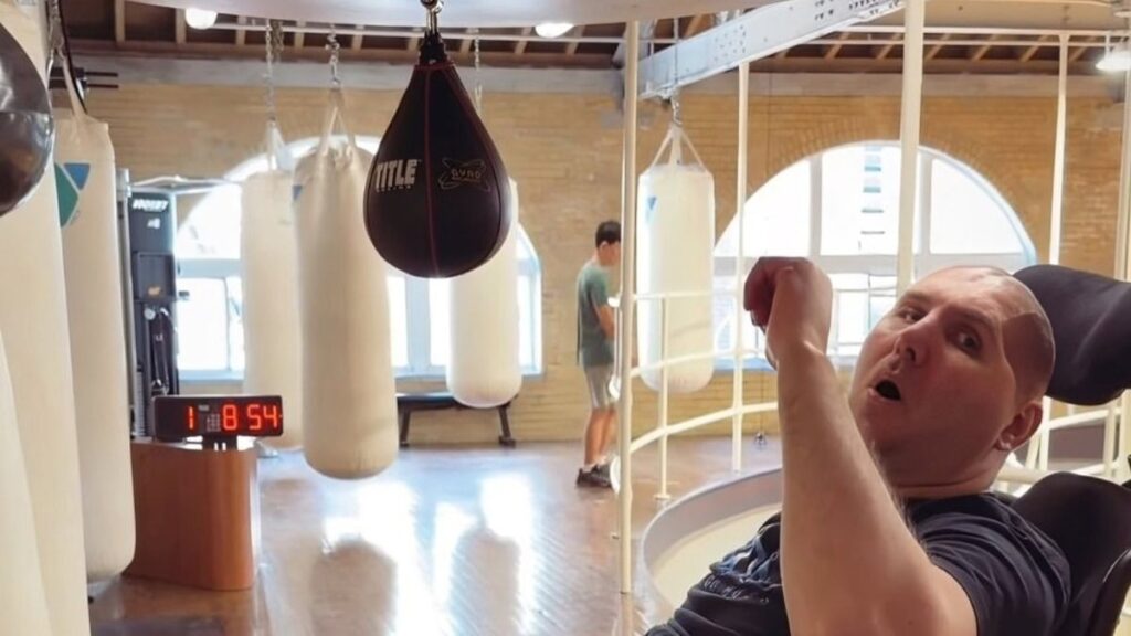 Magomed Abdusalamov Shows Humor and Fighting Spirit in New Training Clip