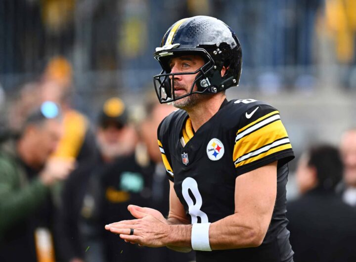 Aaron Rodgers Reportedly Dealing With Injury In Sunday's Start
