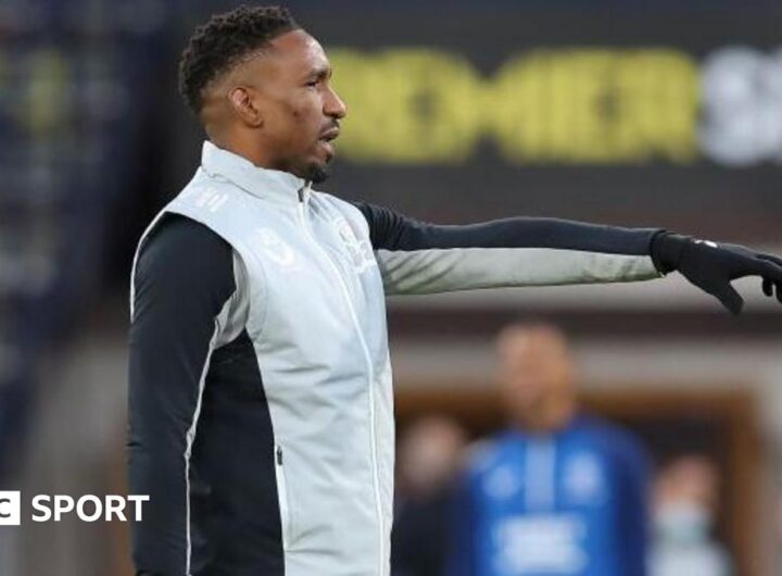 Jermain Defoe: Former Tottenham striker named boss of National League Woking
