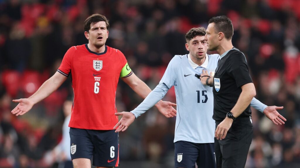 Manuel Ugarte shown two yellows but no red? 'Ref made it up as he went along' says Ian Wright | Football News