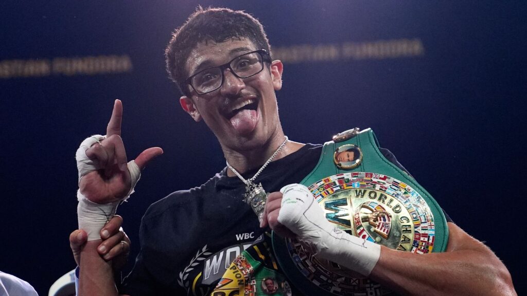 Sebastian Fundora demolishes Keith Thurman in Las Vegas to retain WBC super-welterweight title | Boxing News