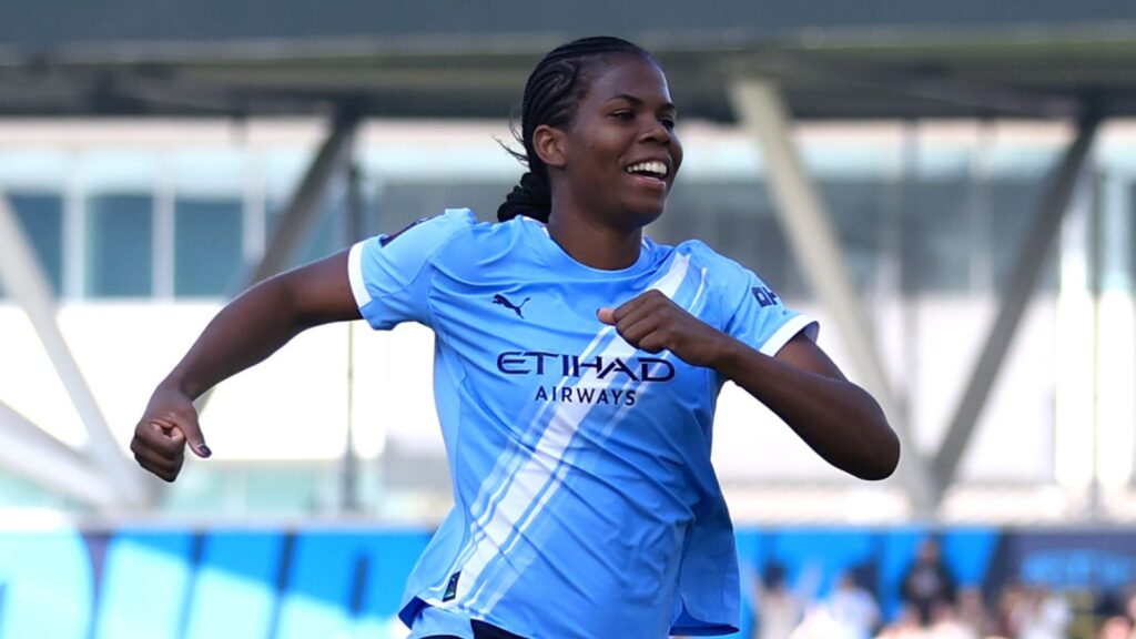 WSL round-up: Bunny Shaw scores fastest WSL hat-trick as Man City smash Spurs, Chelsea draw with London City, wins for Arsenal and Man Utd | Football News