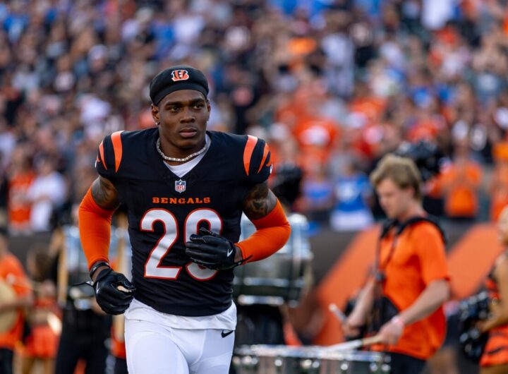 Colts sign CB Cam Taylor-Britt