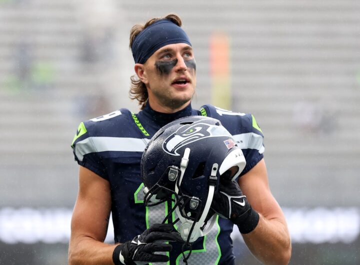 Seahawks match Jaguars' offer sheet for RFA Jake Bobo