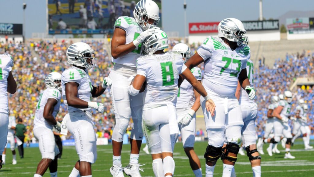 Dylan Raiola got permission from Marcus Mariota and Dillon Gabriel to wear No. 8 at Oregon