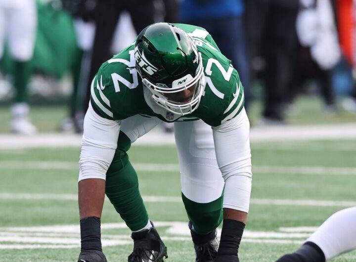 Micheal Clemons agrees to terms with the Colts