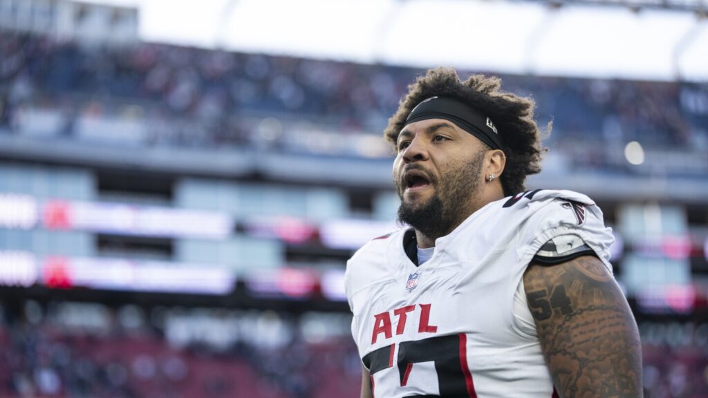 Ravens agree to terms with OL Jovaughn Gwyn