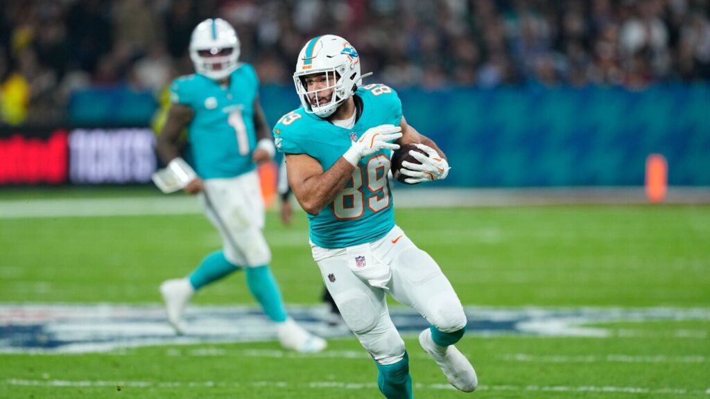 Patriots agree to terms with TE Julian Hill, S Mike Brown