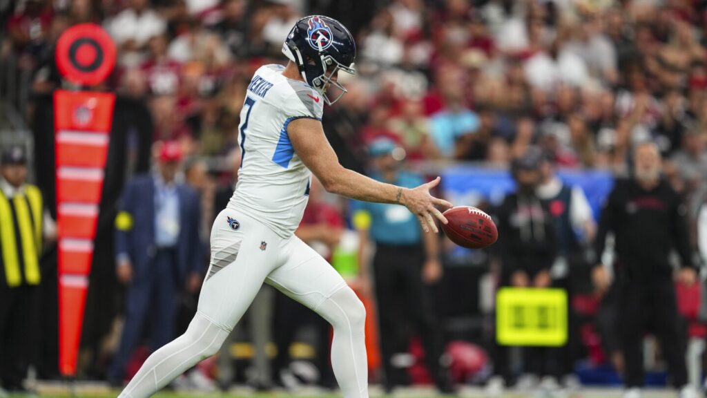 Vikings agree to terms with P Johnny Hekker