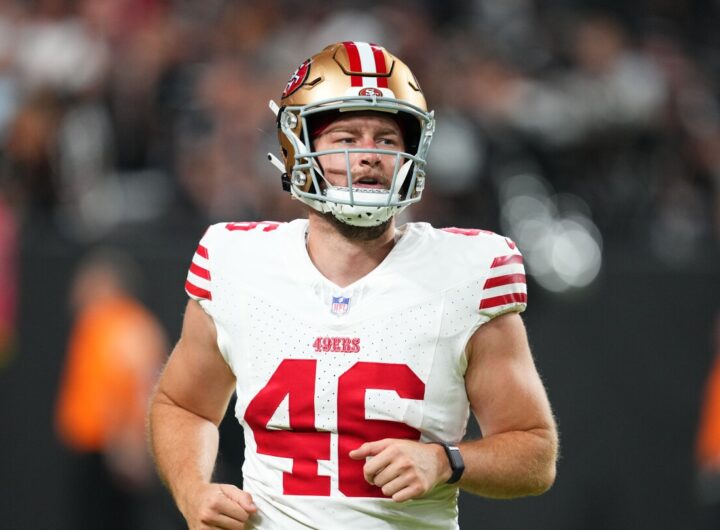 Dolphins sign LS Taybor Pepper